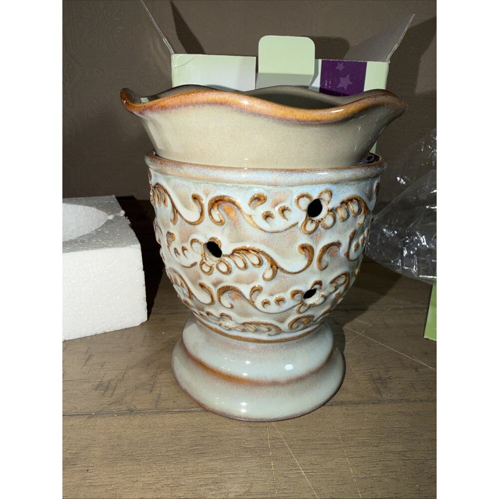 Scentsy Milano Warmer Full Size Retired Green NEW Never Used w/Box Gift Pretty